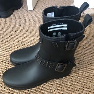 Hunter “ refined stud biker” short rain boots